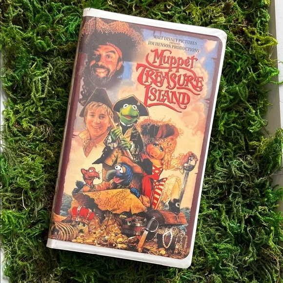 VINTAGE VHS movie MUPPET Treasure Island 90’s Jim Henson & Disney Pictures 📼 - Picture 3 of 17